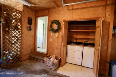 LOOKING FOR A GOLF FRONT LOCATION & EASY ACCESS TO THE COURSE? on Hyland Golf Club in North Carolina - for sale on GolfHomes.com, golf home, golf lot
