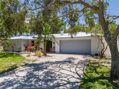 Under contract-accepting backup offers. Must-See Dunedin Pool on The Dunedin Country Club in Florida - for sale on GolfHomes.com, golf home, golf lot