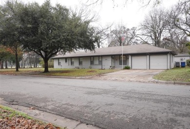 Wonderful home with updated kitchen, conveniently located near on Keeton Park Golf Course in Texas - for sale on GolfHomes.com, golf home, golf lot