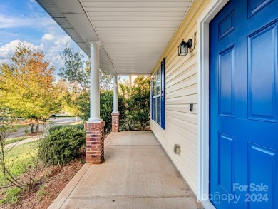 PRIME LOCATION ALERT! This lovely 3 BDRM, 2.5 BATH, *MOVE-IN on Birkdale Golf Club in North Carolina - for sale on GolfHomes.com, golf home, golf lot