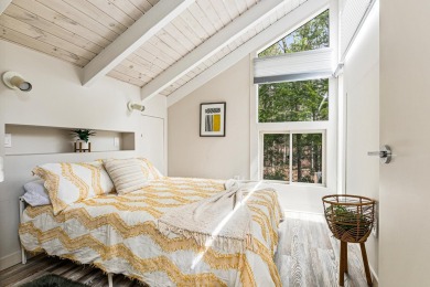 4-bedroom, 3-bath contemporary home on 1.04+/- AC overlooking on Eastman Golf Links in New Hampshire - for sale on GolfHomes.com, golf home, golf lot