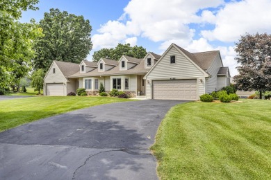 CONTEMPORARY SUMMIT TOWNSHIP END-UNIT CONDO FEATURING MAIN FLOOR on Country Club of Jackson in Michigan - for sale on GolfHomes.com, golf home, golf lot