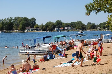 Welcome to the 18th hole of the Royal golf course. Enjoy a on Canadian Lakes Country Club-The Royal Course in Michigan - for sale on GolfHomes.com, golf home, golf lot