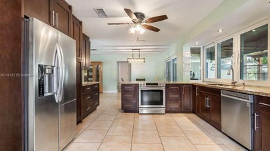 Welcome home to a warm and inviting 3-bed, 2-bath residence on Cooper Colony Country Club in Florida - for sale on GolfHomes.com, golf home, golf lot