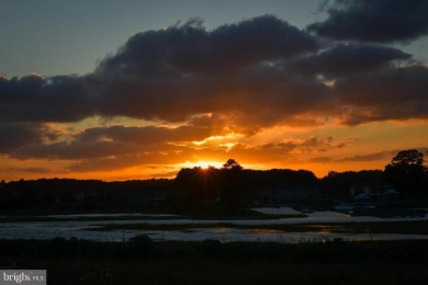 Want to see spectacular sunrises and sunsets, all from the on Bethany Bay Golf Club in Delaware - for sale on GolfHomes.com, golf home, golf lot
