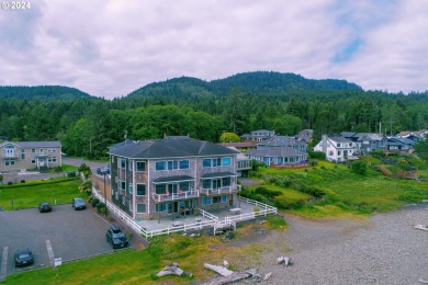 Welcome to your stunning oceanfront townhouse, only steps from on Seaside Golf Course in Oregon - for sale on GolfHomes.com, golf home, golf lot