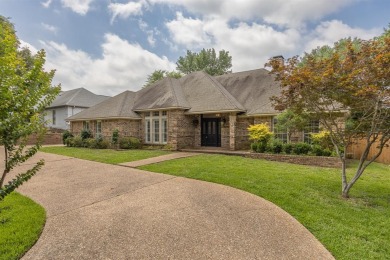 Beautiful home in desirable golf course neighborhood of on Hollytree Country Club in Texas - for sale on GolfHomes.com, golf home, golf lot