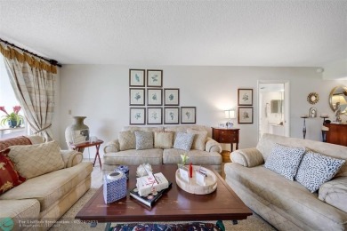 Discover the perfect blend of comfort and convenience at this on Oaks Country Club in Florida - for sale on GolfHomes.com, golf home, golf lot