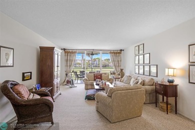 Discover the perfect blend of comfort and convenience at this on Oaks Country Club in Florida - for sale on GolfHomes.com, golf home, golf lot