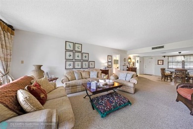 Discover the perfect blend of comfort and convenience at this on Oaks Country Club in Florida - for sale on GolfHomes.com, golf home, golf lot