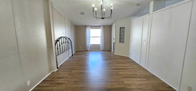 Stunning 3 bedroom 3 bath homewith unique double master on Zephyrhills Municipal Golf Course in Florida - for sale on GolfHomes.com, golf home, golf lot