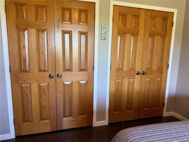 It's everything you've been dreaming of! Large trees, gorgeous on Oak Hill Golf Club in Minnesota - for sale on GolfHomes.com, golf home, golf lot