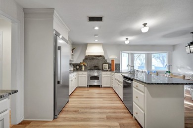 ABSOLUTELY STUNNING DESIGNER'S PERSONAL HOME ALONG THE GOLF on Green Tree Country Club in Texas - for sale on GolfHomes.com, golf home, golf lot