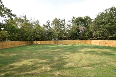 Welcome home to Bella Vista, just minutes from Lake Loch Lomond! on Bella Vista Country Club - Highlands in Arkansas - for sale on GolfHomes.com, golf home, golf lot