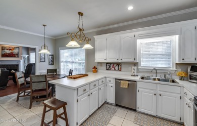 Pristine home in the heart of Castlewoods, at 213 Boxwood Circle on Castlewoods Golf Club in Mississippi - for sale on GolfHomes.com, golf home, golf lot