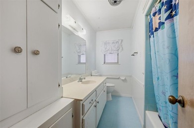 Great potential in this three-bedroom, two-bath golf course on Lake Kiowa Golf Course in Texas - for sale on GolfHomes.com, golf home, golf lot