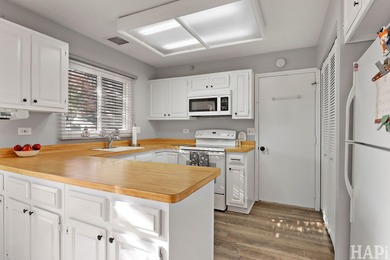 COME SEE THIS 2 BEDROOMS, 2 BATHS RANCH IN A 55+ ADULT COMMUNITY on Leisure Village Golf Course in Illinois - for sale on GolfHomes.com, golf home, golf lot