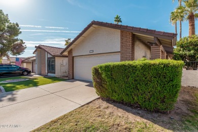 Golf course lot, Find your charming retirement home in the on Ahwatukee Country Club in Arizona - for sale on GolfHomes.com, golf home, golf lot