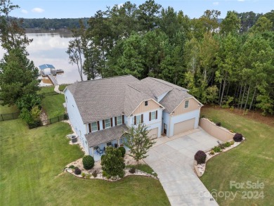 Priced below recent appraisal. With two full baths, a primary on Edgewater Golf Club in South Carolina - for sale on GolfHomes.com, golf home, golf lot