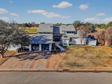 Uniquely contemporary tri-level home offering 5 bedrooms, 4.5 on Green Tree Country Club in Texas - for sale on GolfHomes.com, golf home, golf lot