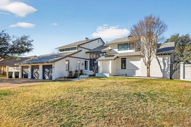 Uniquely contemporary tri-level home offering 5 bedrooms, 4.5 on Green Tree Country Club in Texas - for sale on GolfHomes.com, golf home, golf lot