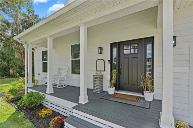 Waterfront Perfection in the Heart of Crystal River! Completely on Plantation Inn and Golf Resort  in Florida - for sale on GolfHomes.com, golf home, golf lot