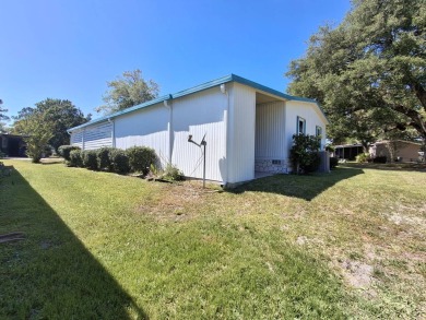 Peaceful 2BR/2BA Home | 1,144 Sq. Ft. | Backs to Ocala Forest - on Rolling Greens Executive Golf Community in Florida - for sale on GolfHomes.com, golf home, golf lot