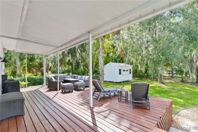 Waterfront Perfection in the Heart of Crystal River! Completely on Plantation Inn and Golf Resort  in Florida - for sale on GolfHomes.com, golf home, golf lot