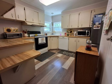 Peaceful 2BR/2BA Home | 1,144 Sq. Ft. | Backs to Ocala Forest - on Rolling Greens Executive Golf Community in Florida - for sale on GolfHomes.com, golf home, golf lot