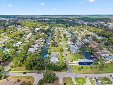 Waterfront Perfection in the Heart of Crystal River! Completely on Plantation Inn and Golf Resort  in Florida - for sale on GolfHomes.com, golf home, golf lot