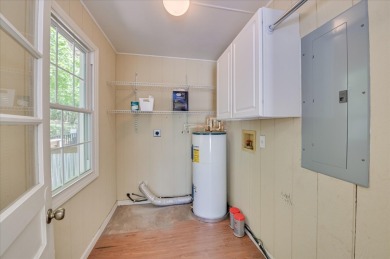Cute and Quaint and Close proximity to Downtown Aiken!! on The Aiken Golf Club in South Carolina - for sale on GolfHomes.com, golf home, golf lot