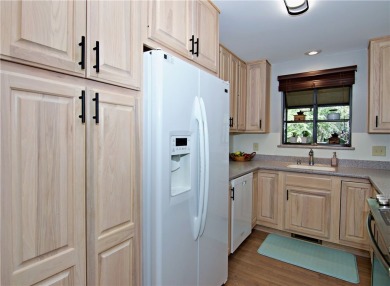 Looking for a low-maintenance home in a fun, active community? on Keowee Key Golf and Country Club in South Carolina - for sale on GolfHomes.com, golf home, golf lot
