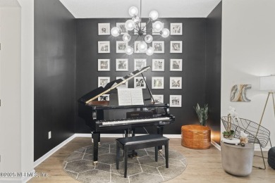 Welcome home! this beautifully renovated, move-in-ready townhome on Golf Club At Fleming Island in Florida - for sale on GolfHomes.com, golf home, golf lot