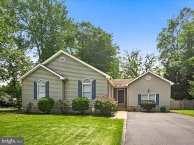 Welcome to 16 N Primrose Lane, a beautifully refreshed coastal on Bear Trap Dunes Golf Club in Delaware - for sale on GolfHomes.com, golf home, golf lot
