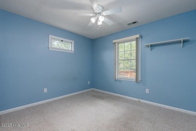 $2,200 USE AS YOU CHOOSE CREDIT FOR BUYERS AT CLOSING!

Welcome on Harbour Point Golf Club in North Carolina - for sale on GolfHomes.com, golf home, golf lot