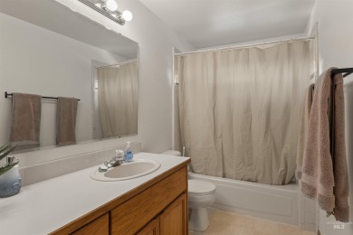 This 4-bedroom, 2-bath home is located in the prestigious on Lakeview Golf Club in Idaho - for sale on GolfHomes.com, golf home, golf lot
