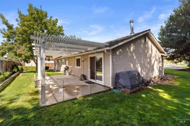 This 4-bedroom, 2-bath home is located in the prestigious on Lakeview Golf Club in Idaho - for sale on GolfHomes.com, golf home, golf lot