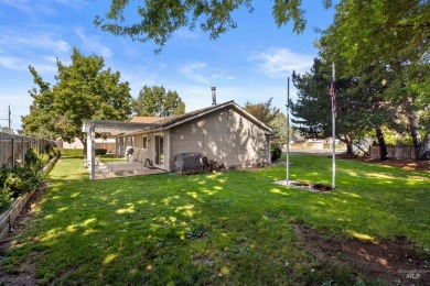 This 4-bedroom, 2-bath home is located in the prestigious on Lakeview Golf Club in Idaho - for sale on GolfHomes.com, golf home, golf lot