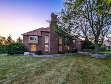 BACK ON THE MARKET! Stately all brick home has over 5300 sq feet on Wynstone Golf Club in Illinois - for sale on GolfHomes.com, golf home, golf lot