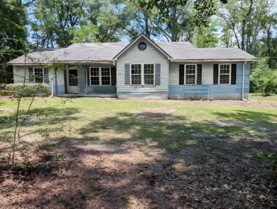 Great location very near the Wildwood Golf Couse just off Hwy 98 on Wildwood Country Club in Florida - for sale on GolfHomes.com, golf home, golf lot