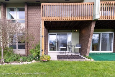 Golf Course condo - This charming condo offers everything you've on Brookshire Inn and Golf Club in Michigan - for sale on GolfHomes.com, golf home, golf lot