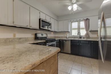 Golf Course condo - This charming condo offers everything you've on Brookshire Inn and Golf Club in Michigan - for sale on GolfHomes.com, golf home, golf lot