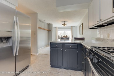 Golf Course condo - This charming condo offers everything you've on Brookshire Inn and Golf Club in Michigan - for sale on GolfHomes.com, golf home, golf lot