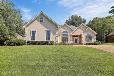 Wonderful home located in an area favorite neighborhood on Castlewoods Golf Club in Mississippi - for sale on GolfHomes.com, golf home, golf lot