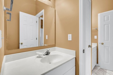**Beautiful 1.5-Story Home on the 5th Green in Legend on Legend Oaks Plantation Golf Club in South Carolina - for sale on GolfHomes.com, golf home, golf lot