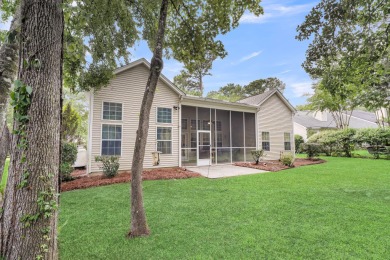 **Beautiful 1.5-Story Home on the 5th Green in Legend on Legend Oaks Plantation Golf Club in South Carolina - for sale on GolfHomes.com, golf home, golf lot
