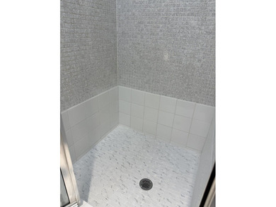 Enjoy this beautiful 2/2 Condo located in Kings Point Golf & on Kings Point Golf -Flanders Way in Florida - for sale on GolfHomes.com, golf home, golf lot