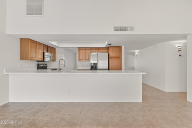 GREAT OPEN FLOOR PLAN IN A PRIME LOCATION.  SINGLE LEVEL 4 on Ahwatukee Country Club in Arizona - for sale on GolfHomes.com, golf home, golf lot