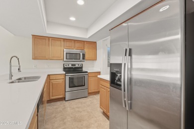 GREAT OPEN FLOOR PLAN IN A PRIME LOCATION.  SINGLE LEVEL 4 on Ahwatukee Country Club in Arizona - for sale on GolfHomes.com, golf home, golf lot