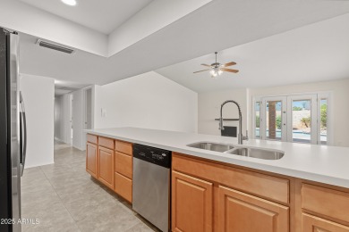 GREAT OPEN FLOOR PLAN IN A PRIME LOCATION.  SINGLE LEVEL 4 on Ahwatukee Country Club in Arizona - for sale on GolfHomes.com, golf home, golf lot